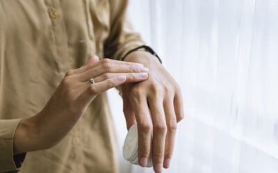 Jak zadbać o skórę w chłodniejsze dni: jesienna rutyna pielęgnacyjna